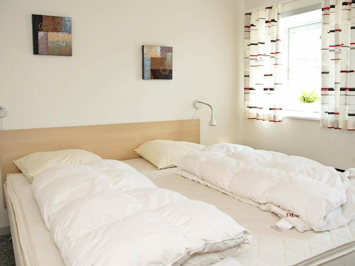 6 Person Holiday Home In Hejls Bagian luar foto